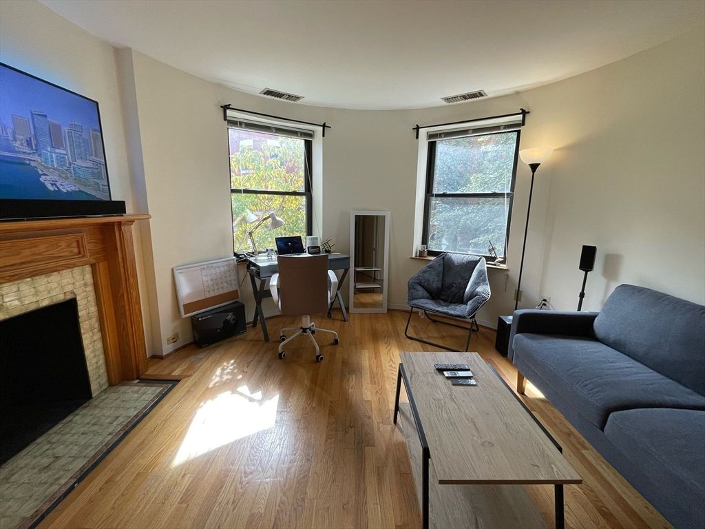 103 Gainsborough 202, Boston, MA 02115