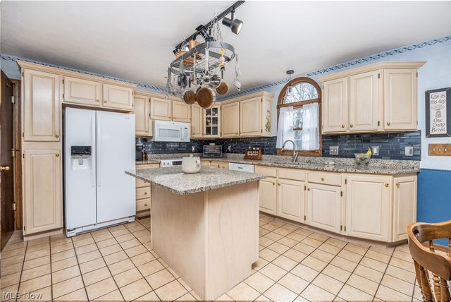 81 James Road, Fleming, OH 45729