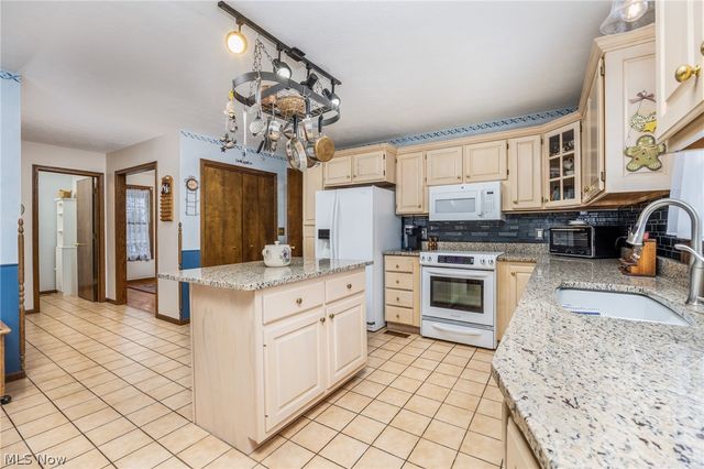 81 James Road, Fleming, OH 45729