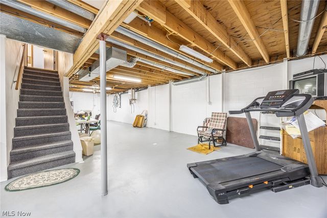 81 James Road, Fleming, OH 45729