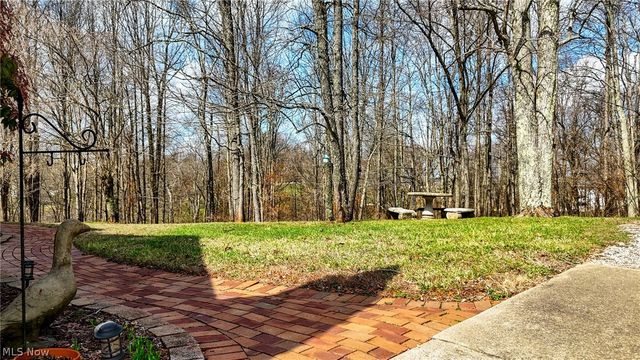 81 James Road, Fleming, OH 45729