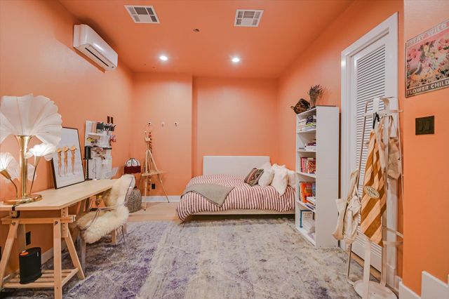 1529 Barton Springs RD 7, Austin, TX 78704