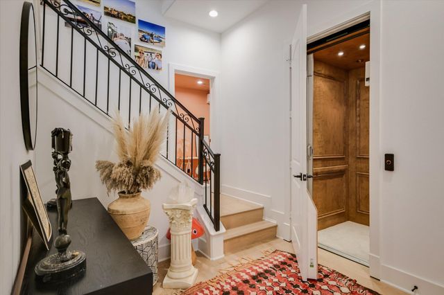 1529 Barton Springs RD 7, Austin, TX 78704