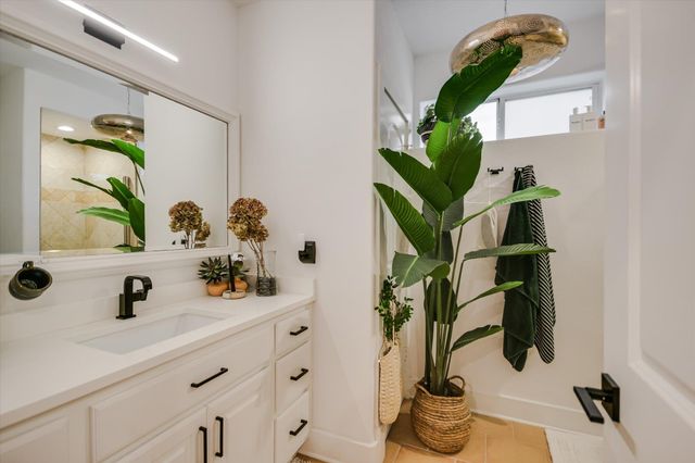 1529 Barton Springs RD 7, Austin, TX 78704