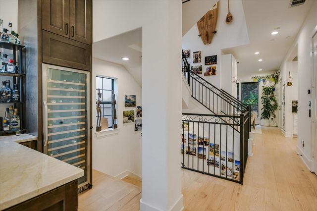 1529 Barton Springs RD 7, Austin, TX 78704