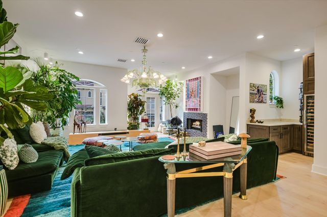 1529 Barton Springs RD 7, Austin, TX 78704