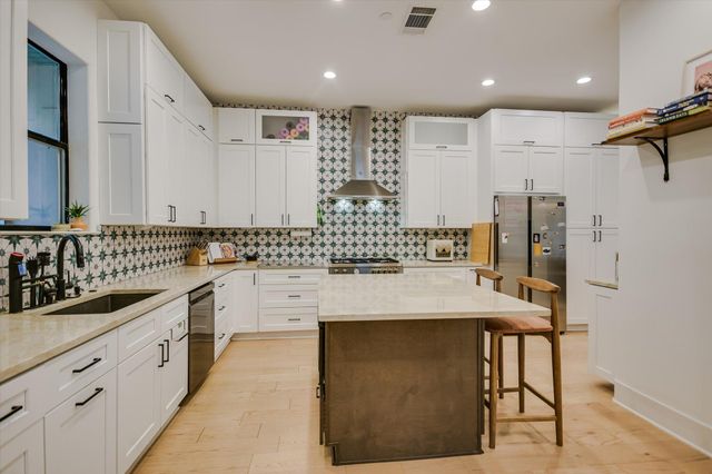 1529 Barton Springs RD 7, Austin, TX 78704