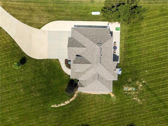 17888 Evans Road, Tonganoxie, KS 66086