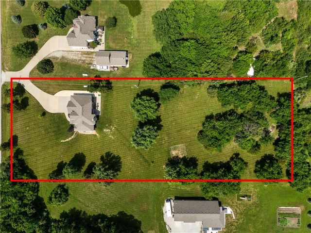 17888 Evans Road, Tonganoxie, KS 66086