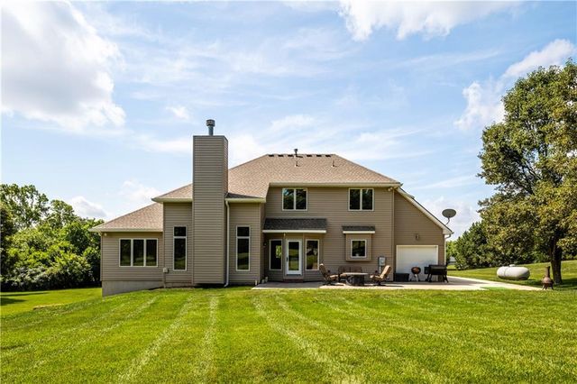 17888 Evans Road, Tonganoxie, KS 66086