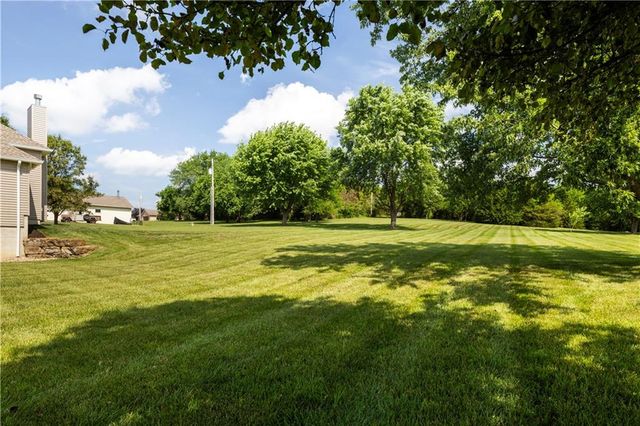 17888 Evans Road, Tonganoxie, KS 66086