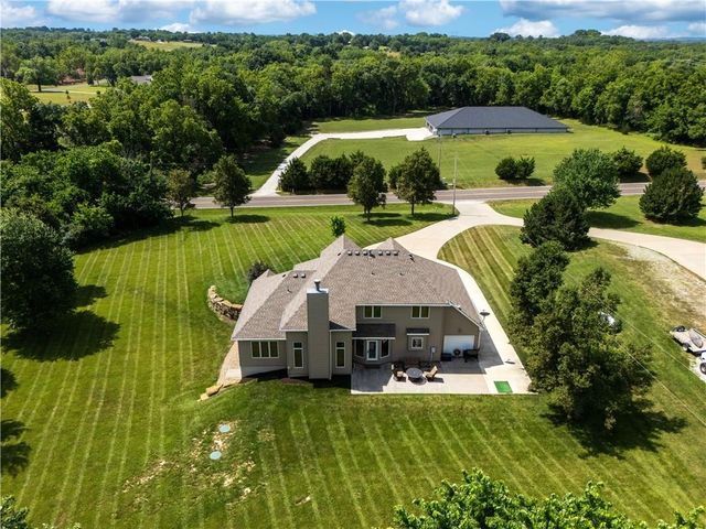 17888 Evans Road, Tonganoxie, KS 66086