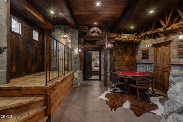 5065 Indianola Way, La Canada Flintridge, CA 91011