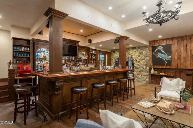 5065 Indianola Way, La Canada Flintridge, CA 91011