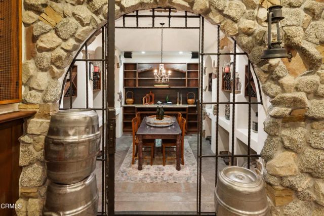 5065 Indianola Way, La Canada Flintridge, CA 91011