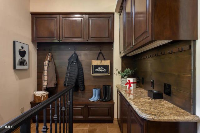 5065 Indianola Way, La Canada Flintridge, CA 91011