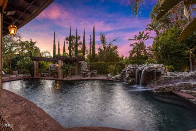 5065 Indianola Way, La Canada Flintridge, CA 91011