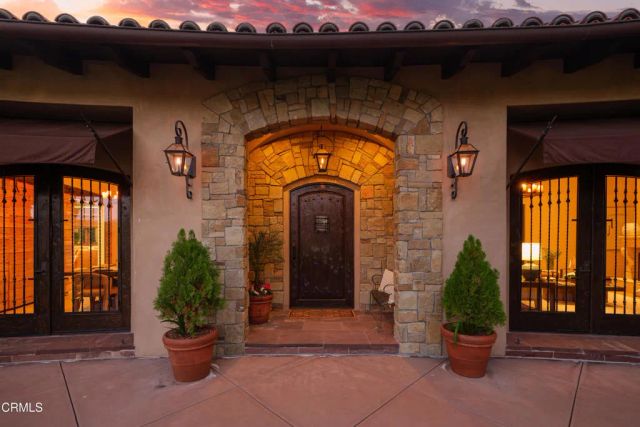 5065 Indianola Way, La Canada Flintridge, CA 91011