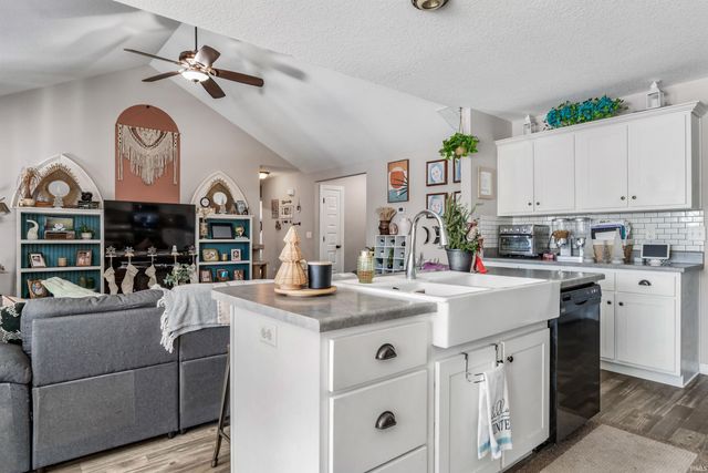 15384 Delphinium Place, Huntertown, IN 46748