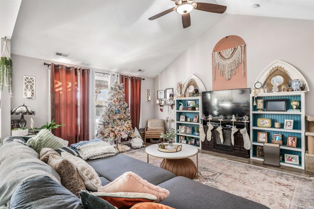 15384 Delphinium Place, Huntertown, IN 46748