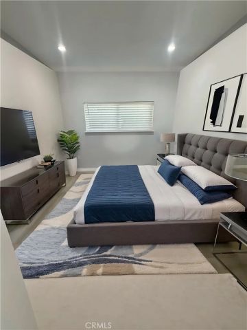 6504 Hesperia Avenue, Reseda, CA 91335
