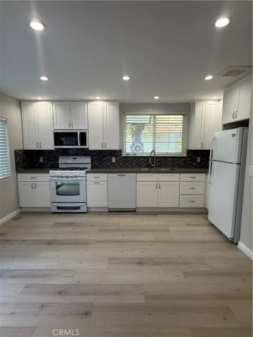6504 Hesperia Avenue, Reseda, CA 91335