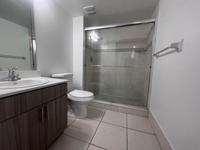 16900 N Bay Road 2-2303, Sunny Isles Beach, FL 33160