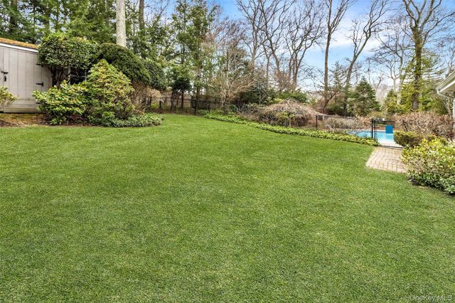 350 Eastwood Drive, Cutchogue, NY 11935