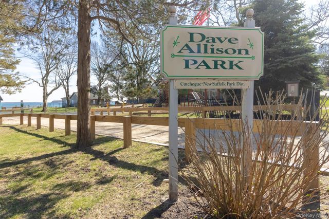 350 Eastwood Drive, Cutchogue, NY 11935