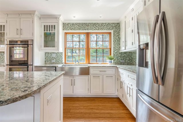 350 Eastwood Drive, Cutchogue, NY 11935