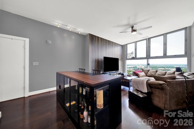 333 W Trade Street 2701, Charlotte, NC 28202