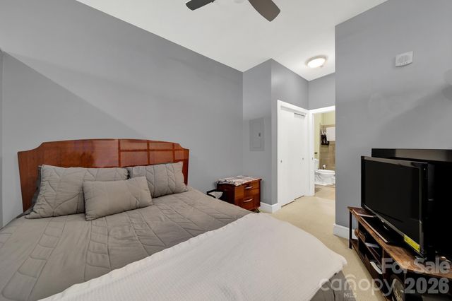 333 W Trade Street 2701, Charlotte, NC 28202