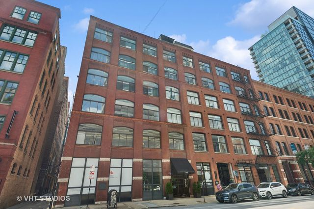 215 W Illinois Street 2B-2C, Chicago, IL 60654