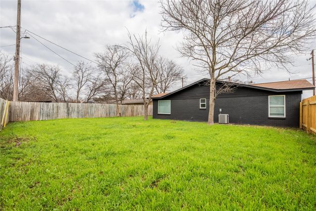 7104 Twin Crest DR, Austin, TX 78752