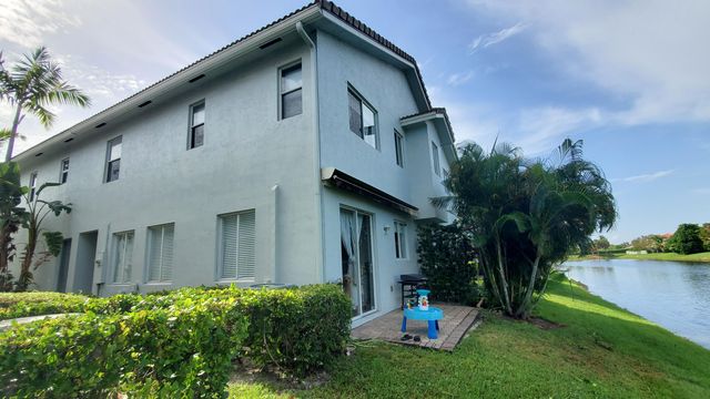 3051 Laurel Ridge Circle, Riviera Beach, FL 33404
