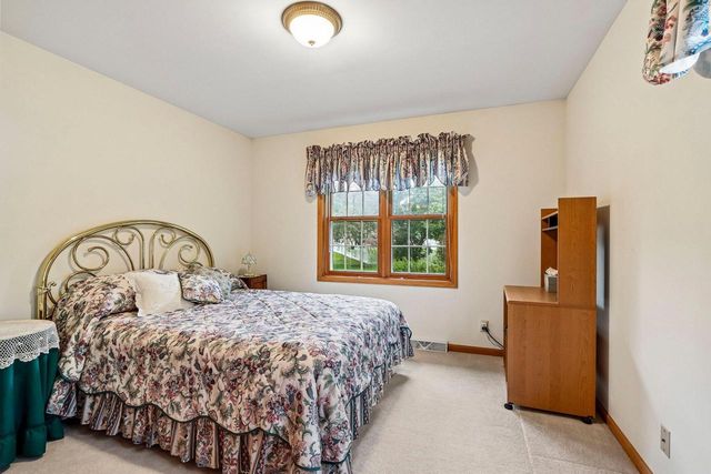 462 Deerwood COURT, Grafton, WI 53024