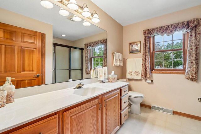 462 Deerwood COURT, Grafton, WI 53024