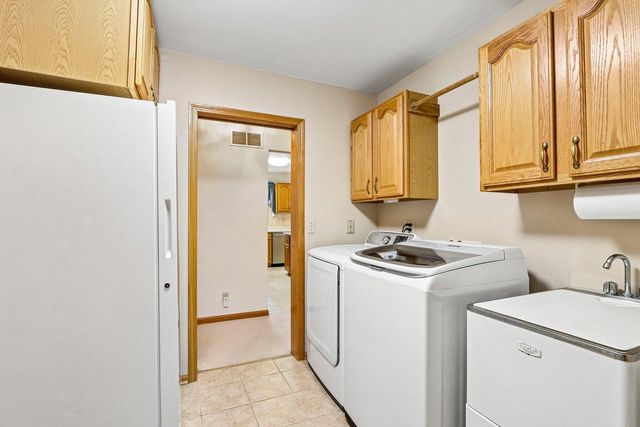 462 Deerwood COURT, Grafton, WI 53024