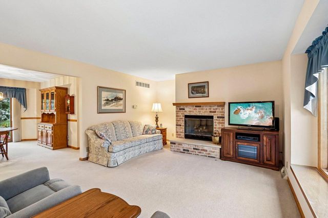 462 Deerwood COURT, Grafton, WI 53024