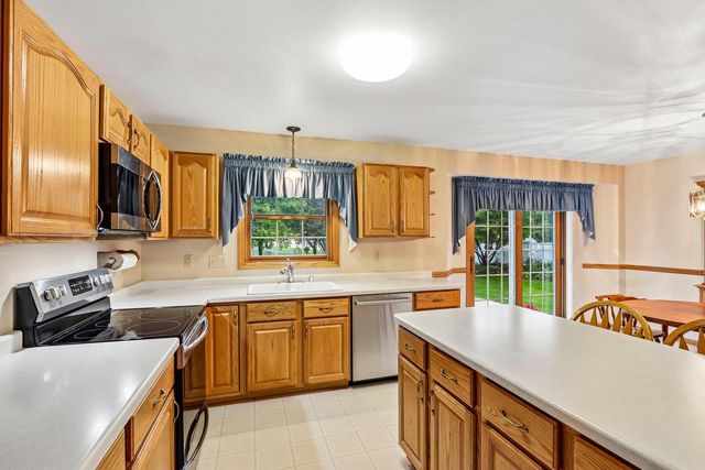 462 Deerwood COURT, Grafton, WI 53024