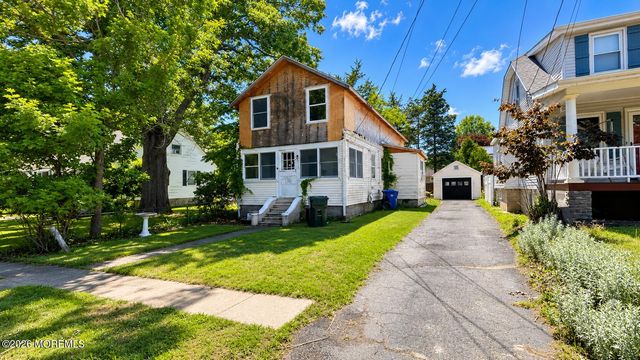 220 Chatham Avenue, Oakhurst, NJ 07755