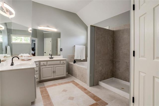 991 N Marion Street, Olathe, KS 66061