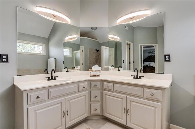 991 N Marion Street, Olathe, KS 66061