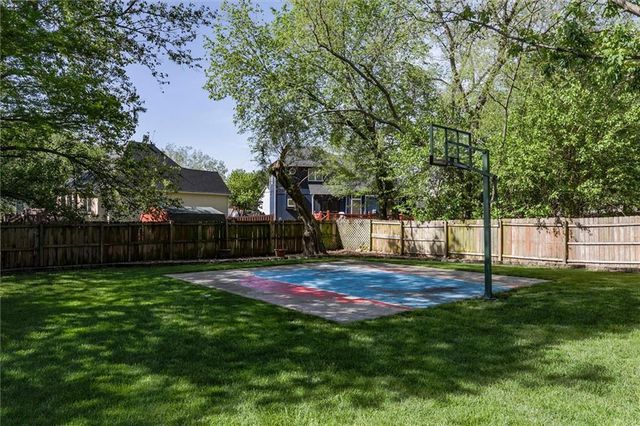 991 N Marion Street, Olathe, KS 66061
