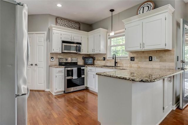 991 N Marion Street, Olathe, KS 66061
