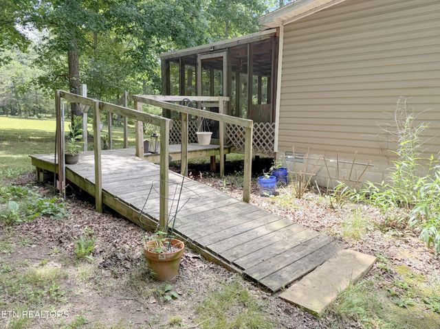 102 Skyline Court, Crossville, TN 38572
