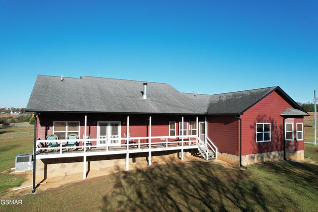 120 County Line Road, Dandridge, TN 37725