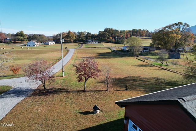 120 County Line Road, Dandridge, TN 37725