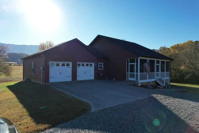 120 County Line Road, Dandridge, TN 37725