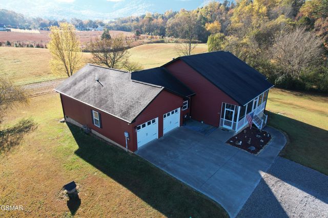 120 County Line Road, Dandridge, TN 37725